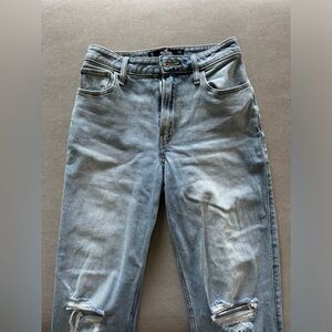 Hollister “Ultra High-Rise Dad Jean (Vintage Stretch)”